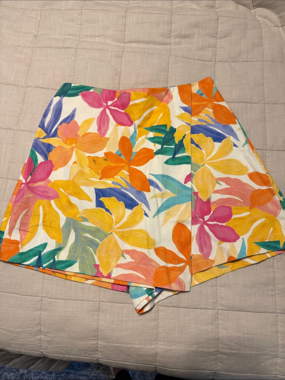 Flying Tomato Tropical Multicolor Floral Skort - White Base